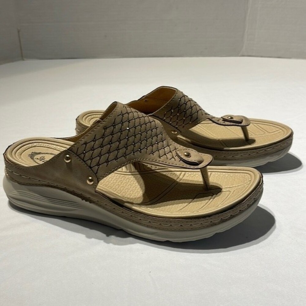 Italina Tan Textured Rhinestone Comfort Wedge Sandal Size 38 (7.5) New Without T